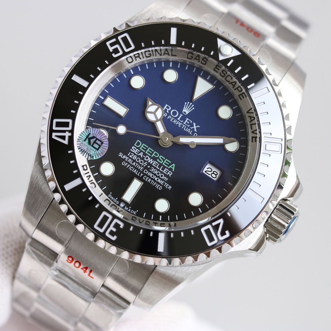 Rolex Sea-Dweller Luminous 44 mm Watch – IW-0276 - Image 4