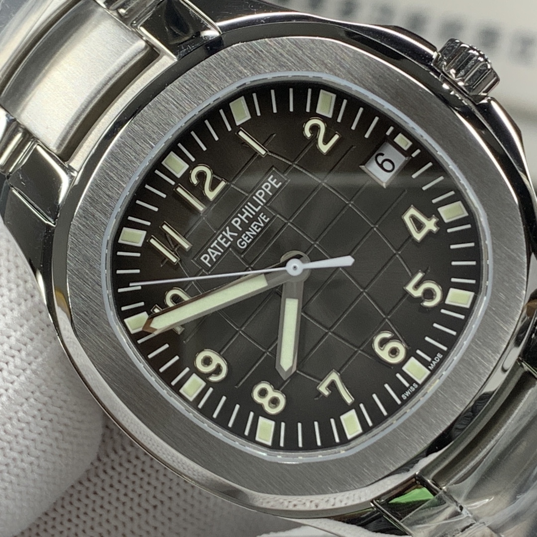 Patek Philippe Explorer 40 mm Watch – IW-2514 - Image 2