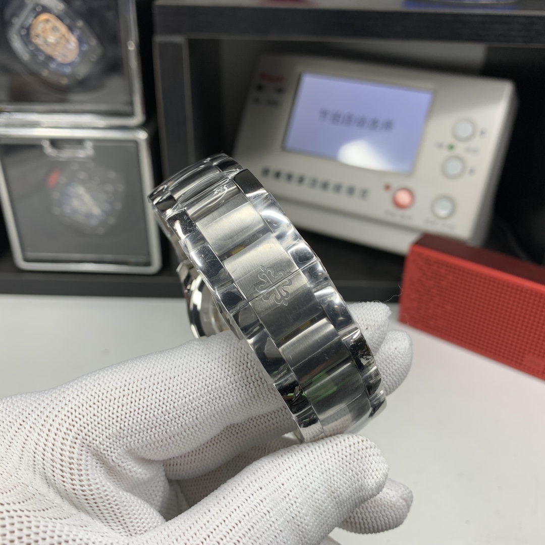 Patek Philippe Explorer 40 mm Watch – IW-2514 - Image 8