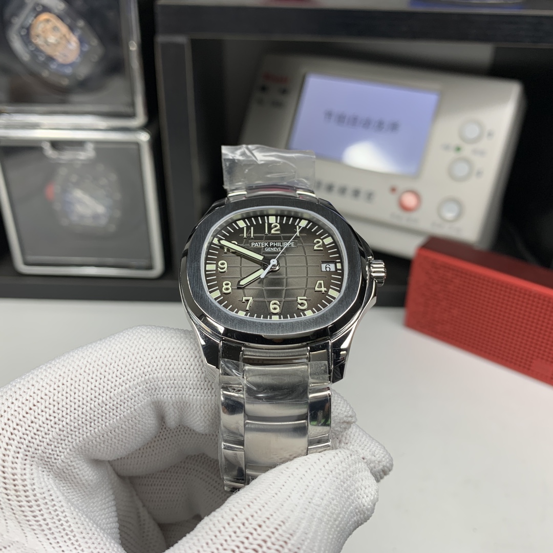 Patek Philippe Explorer 40 mm Watch – IW-2514 - Image 4