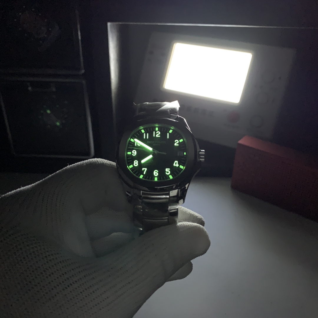 Patek Philippe Explorer 40 mm Watch – IW-2514 - Image 9