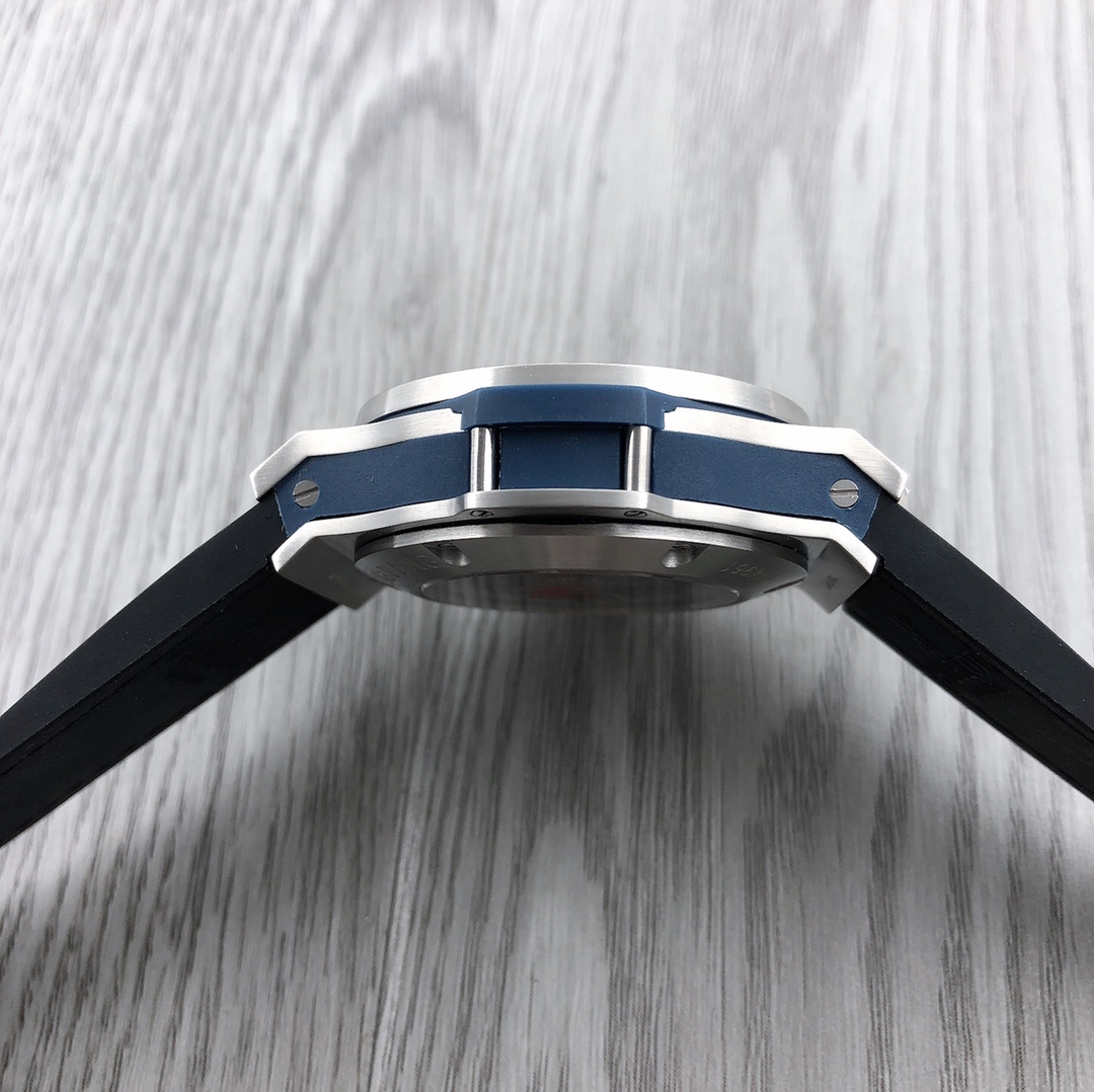 Hublot Classic Chronograph 44 mm Watch – IW-0392 - Image 7