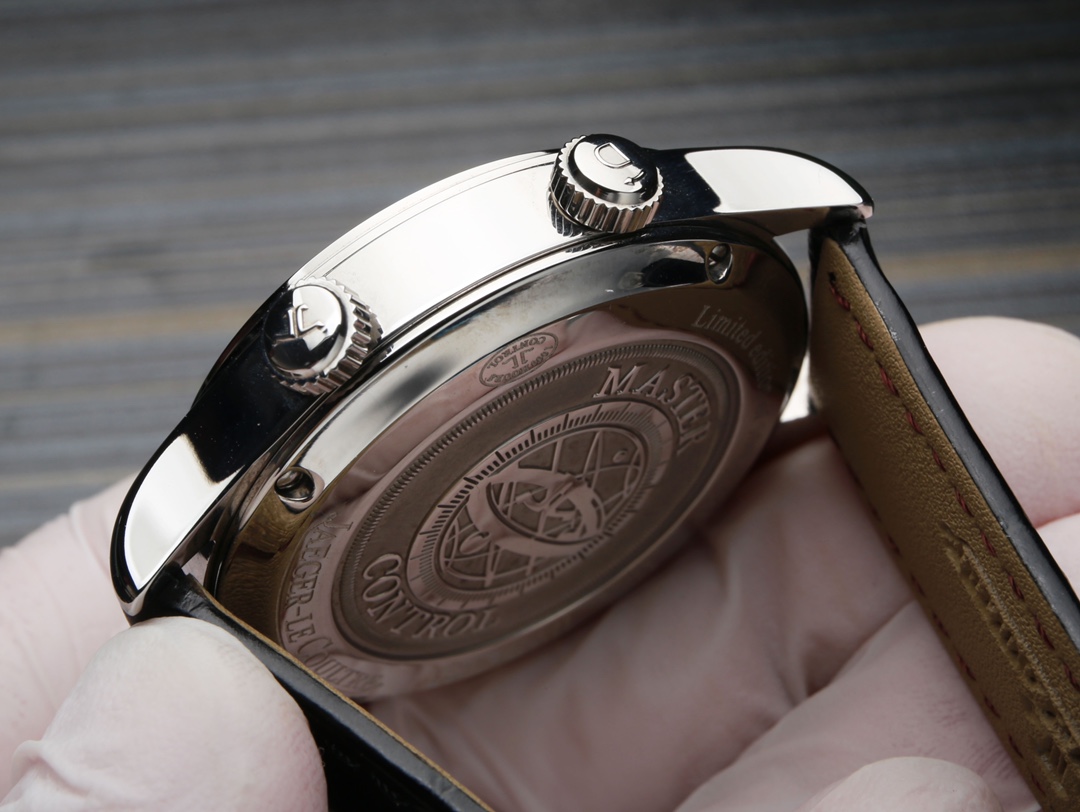 Jaeger-LeCoultre Master Control Luminous 40 mm Watch – IW-0553 - Image 7