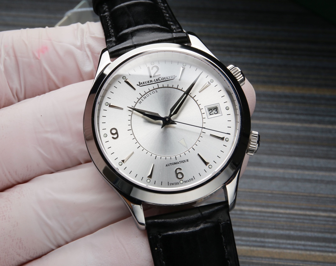 Jaeger-LeCoultre Master Control Luminous 40 mm Watch – IW-0553 - Image 2