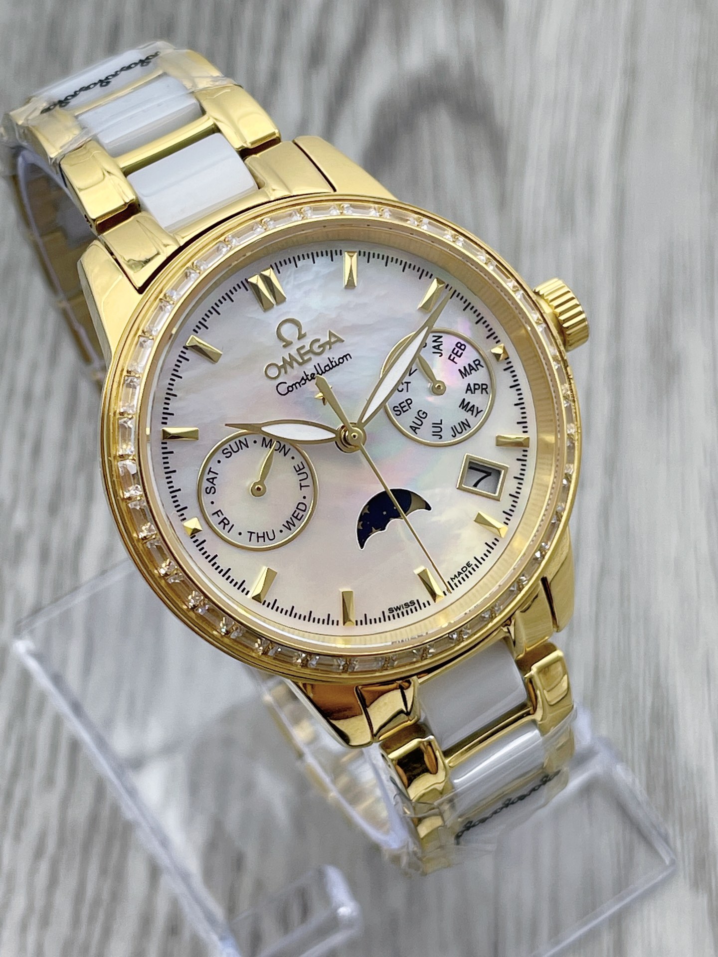 Omega Classic Moonphase 35 mm Watch – IW-1549 - Image 2