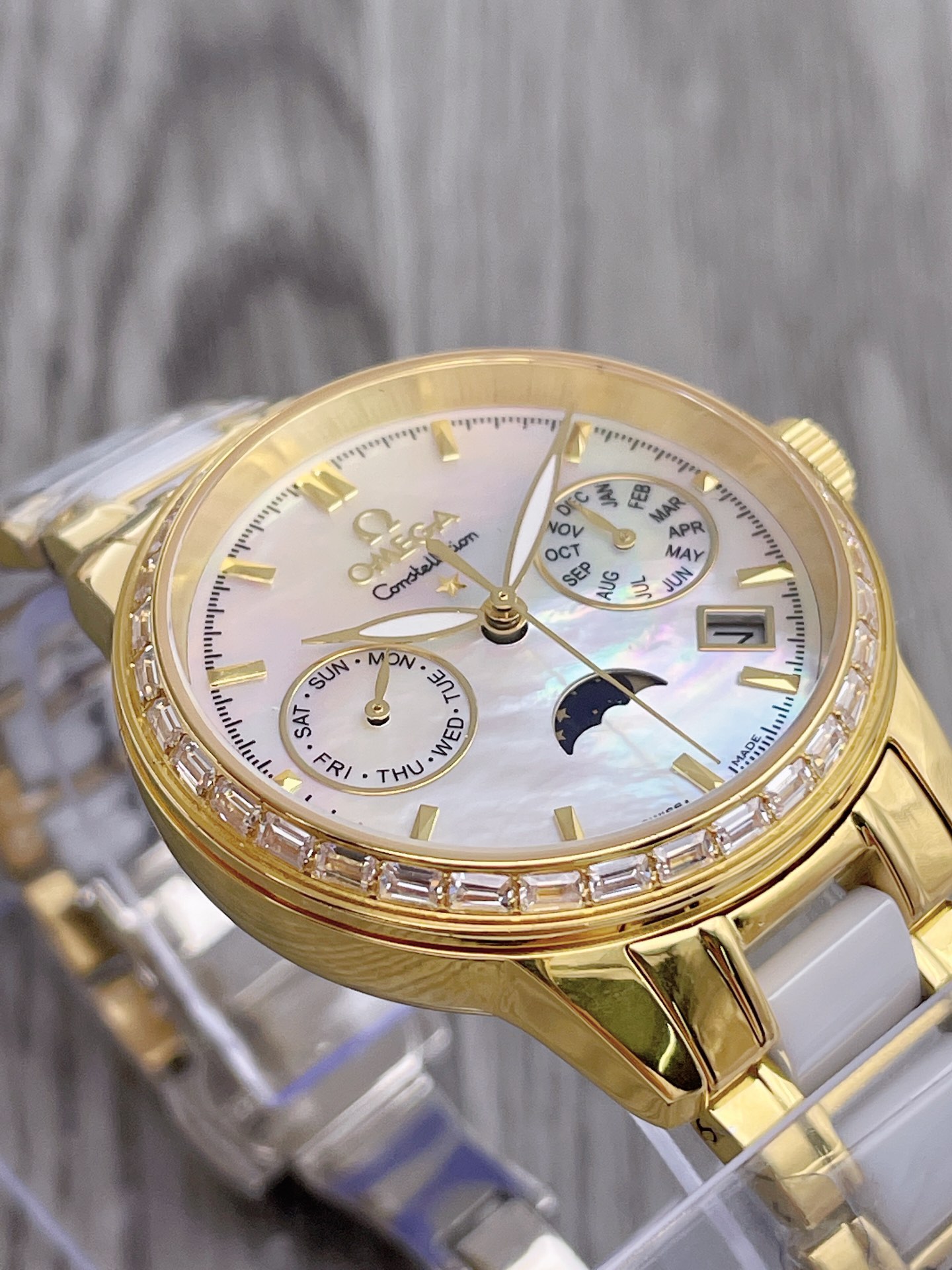 Omega Classic Moonphase 35 mm Watch – IW-1549 - Image 7