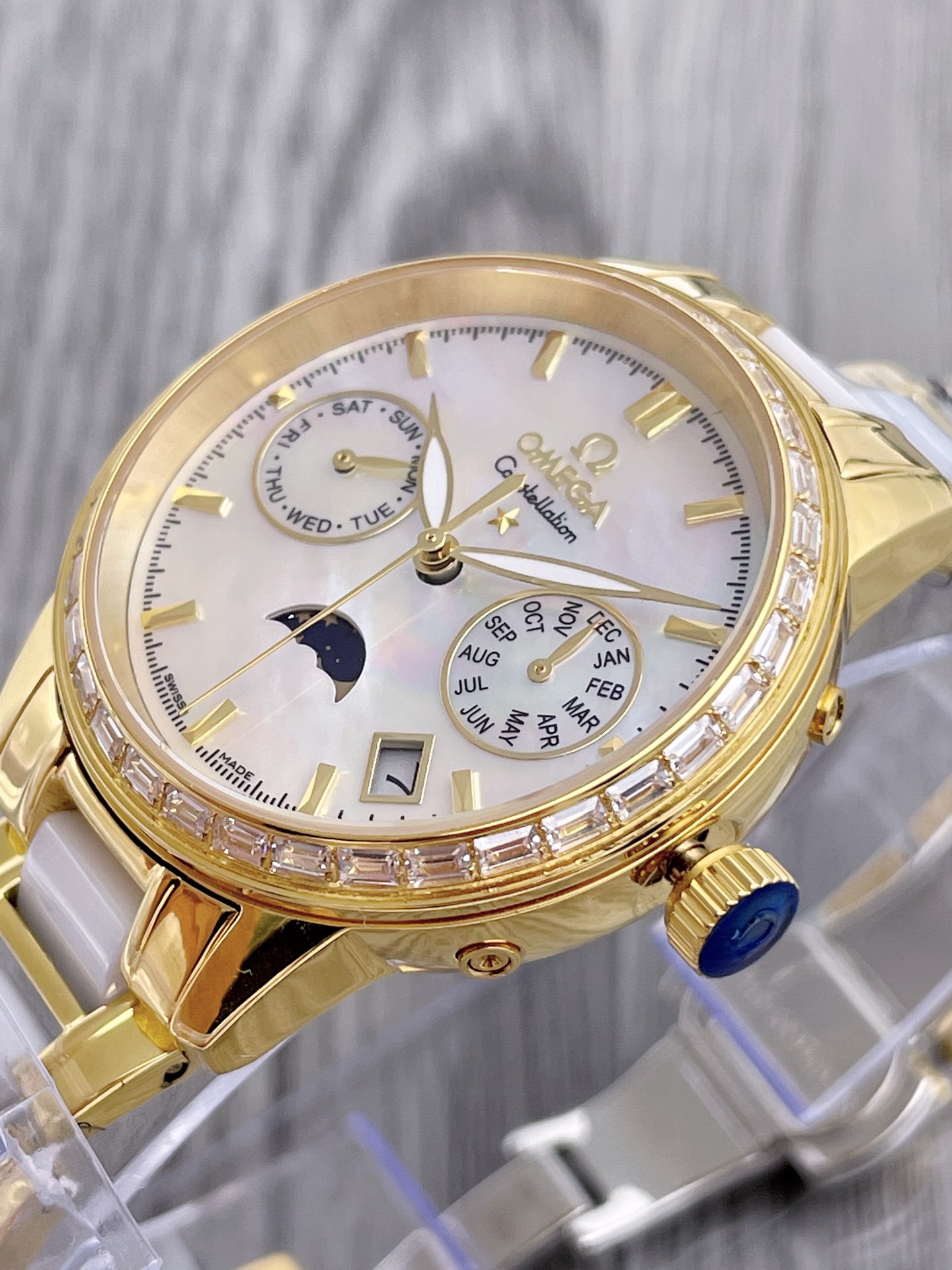 Omega Classic Moonphase 35 mm Watch – IW-1549 - Image 6