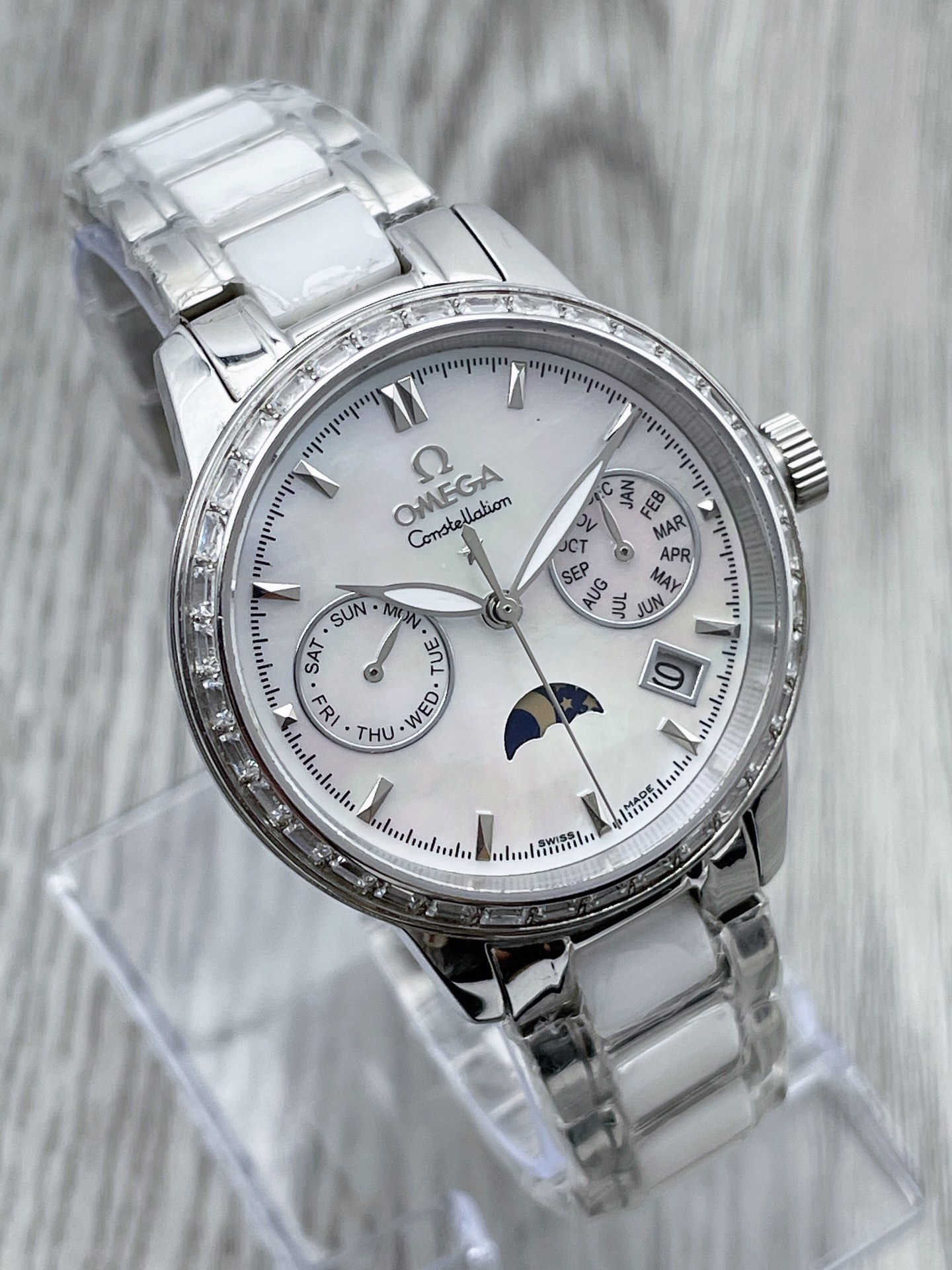 Omega Classic Moonphase 35 mm Watch – IW-1549