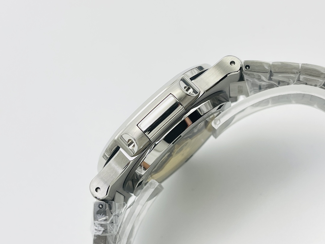 Patek Philippe Nautilus 40 mm Watch – IW-2610 - Image 6