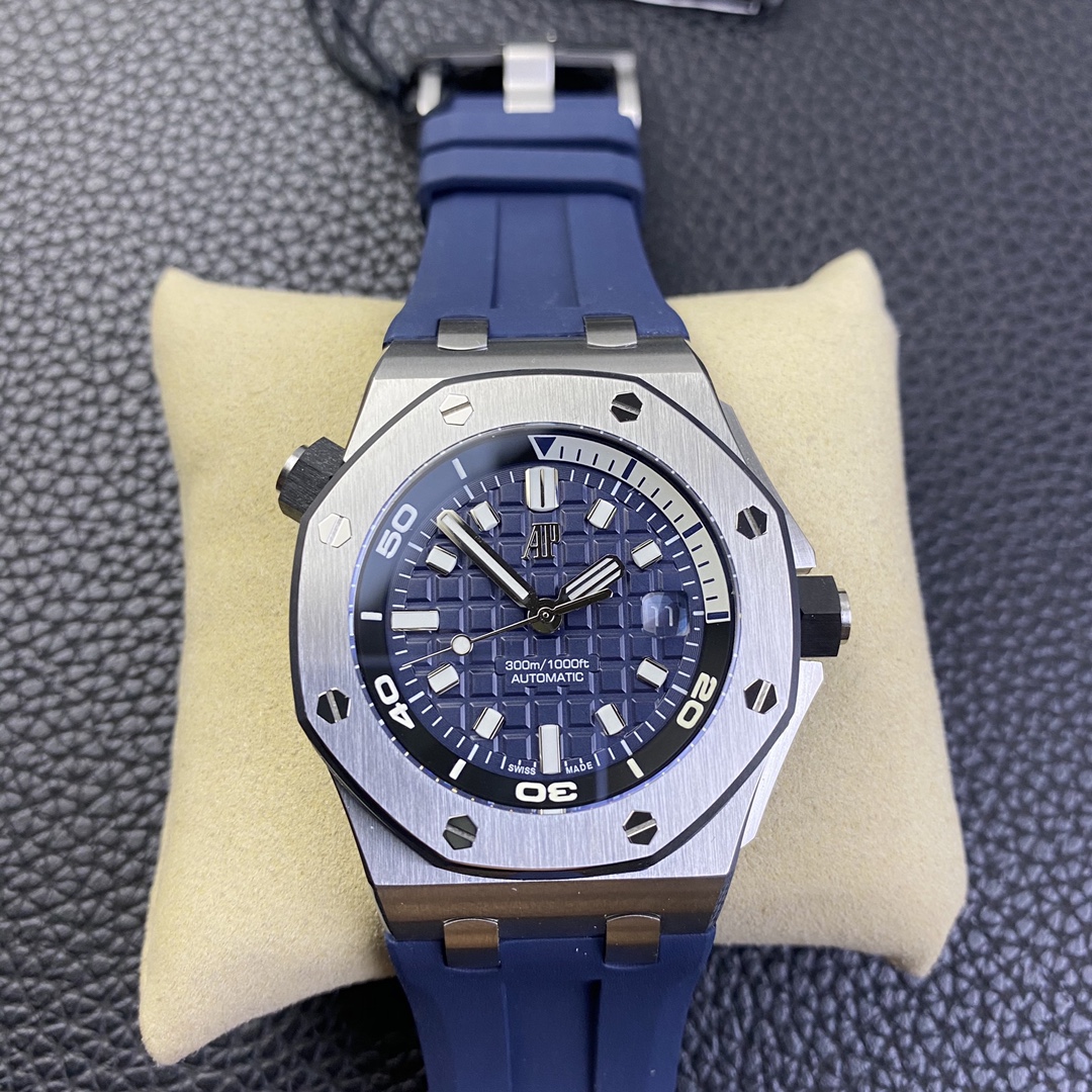 Audemars Piguet Royal Oak Luminous 42 mm Watch – IW-2154