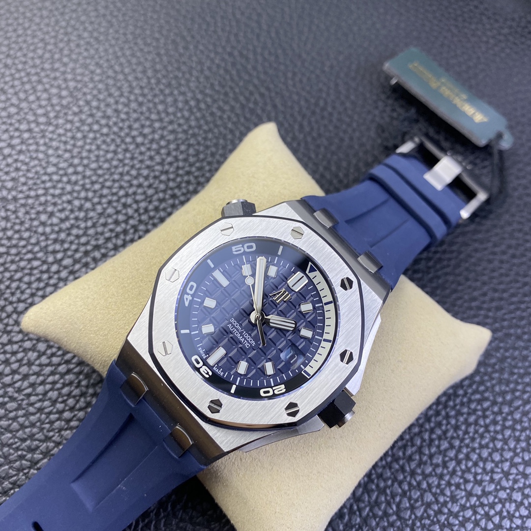 Audemars Piguet Royal Oak Luminous 42 mm Watch – IW-2154 - Image 3
