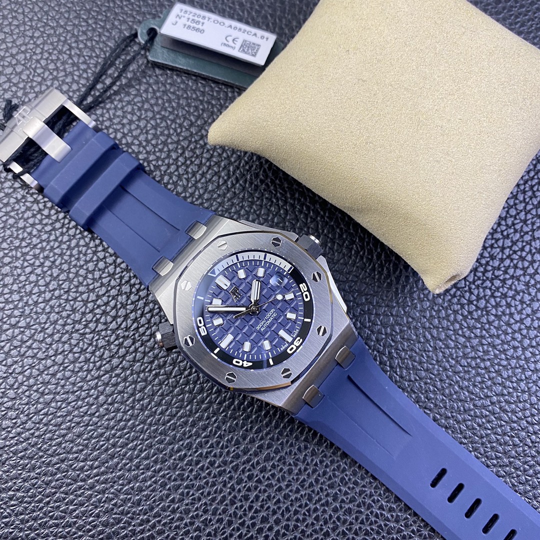 Audemars Piguet Royal Oak Luminous 42 mm Watch – IW-2154 - Image 6