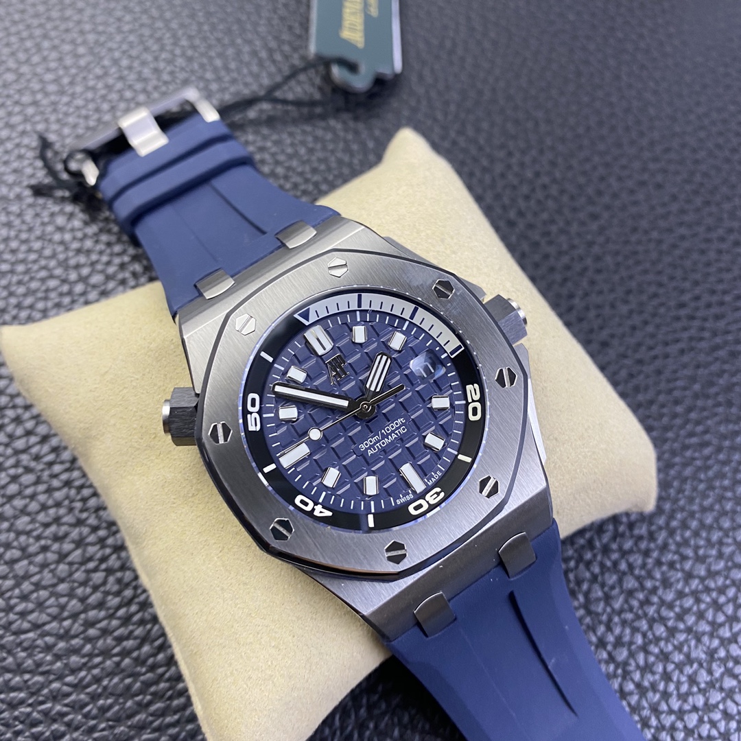 Audemars Piguet Royal Oak Luminous 42 mm Watch – IW-2154 - Image 2