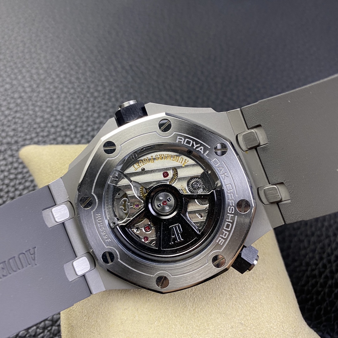Audemars Piguet Royal Oak Luminous 42 mm Watch – IW-2152 - Image 8