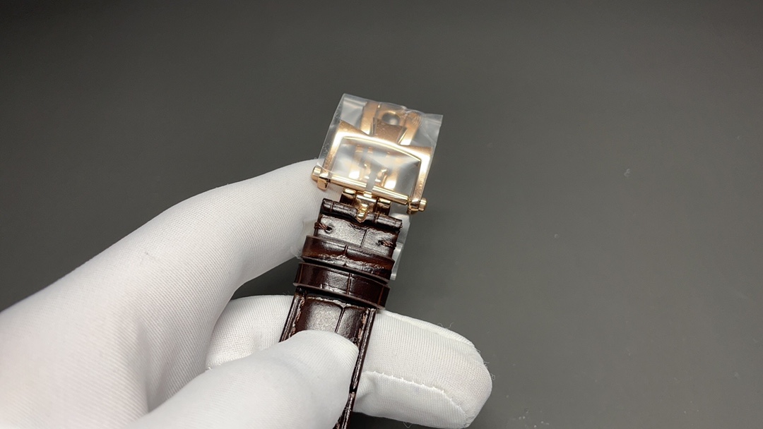 Vacheron Constantin Classic 42.5 mm Watch – IW-1144 - Image 6