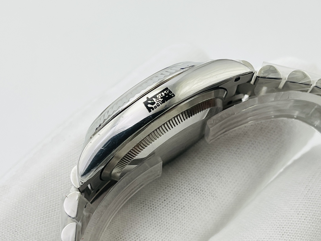 Rolex Day-Date 36 mm Watch – IW-3214 - Image 6