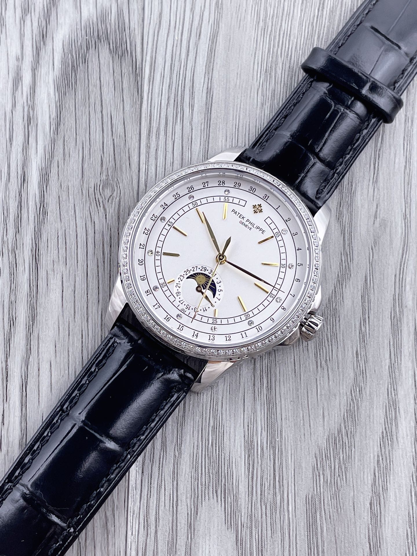 Patek Philippe Classic Moonphase Watch – IW-2726