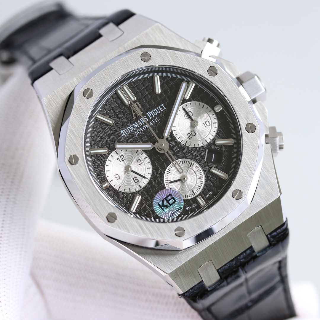 Audemars Piguet Royal Oak Chronograph 41 mm Watch – IW-2253