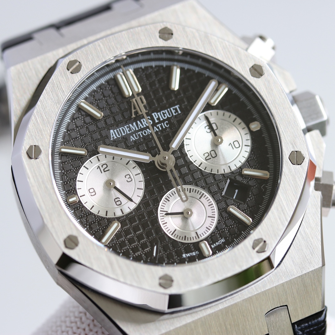 Audemars Piguet Royal Oak Chronograph 41 mm Watch – IW-2253 - Image 3