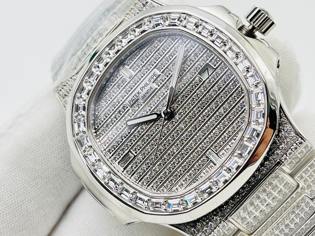 Patek Philippe Nautilus 40 mm Watch – IW-2600 - Image 4