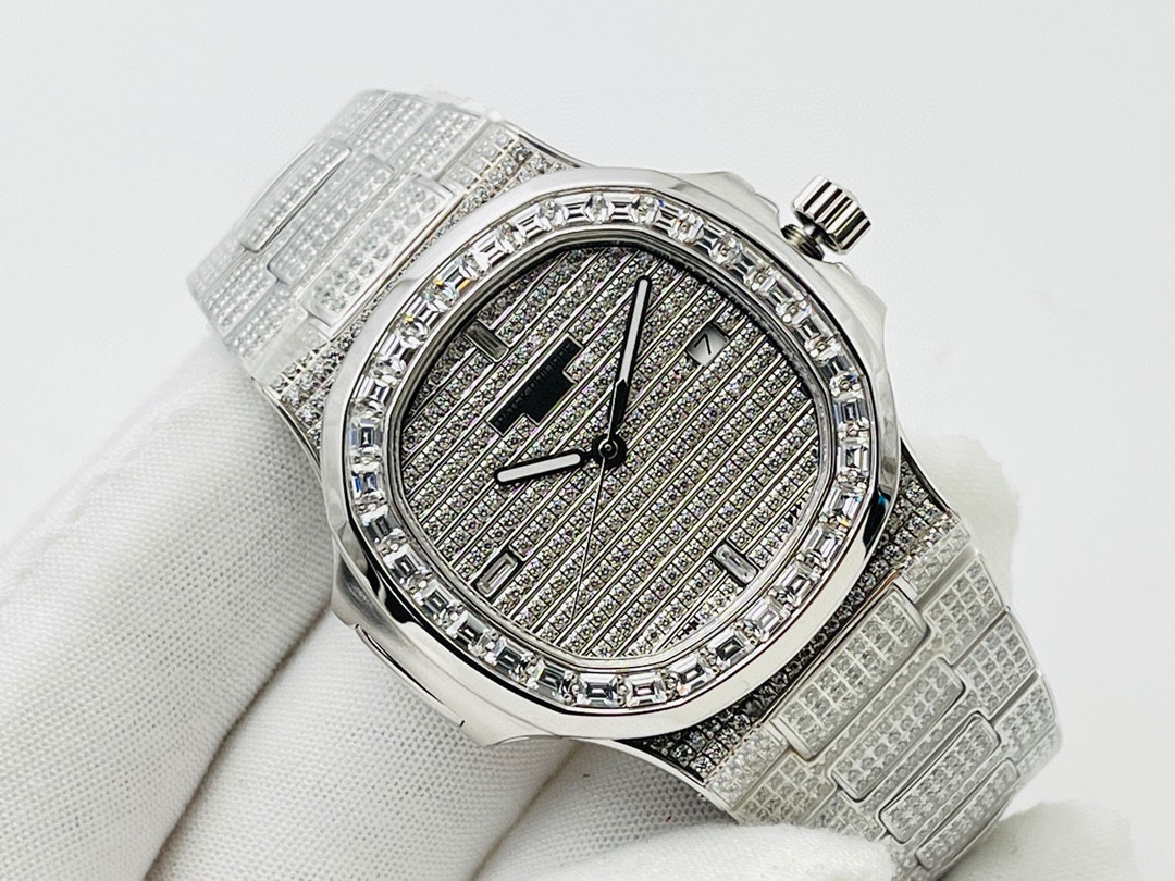 Patek Philippe Nautilus 40 mm Watch – IW-2600
