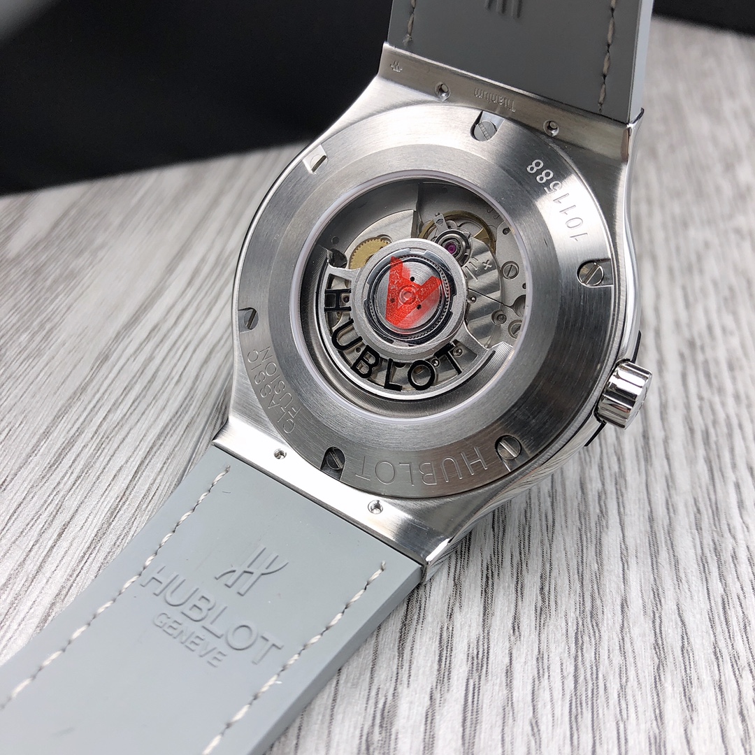 Hublot Classic 42 mm Watch – IW-0386 - Image 5