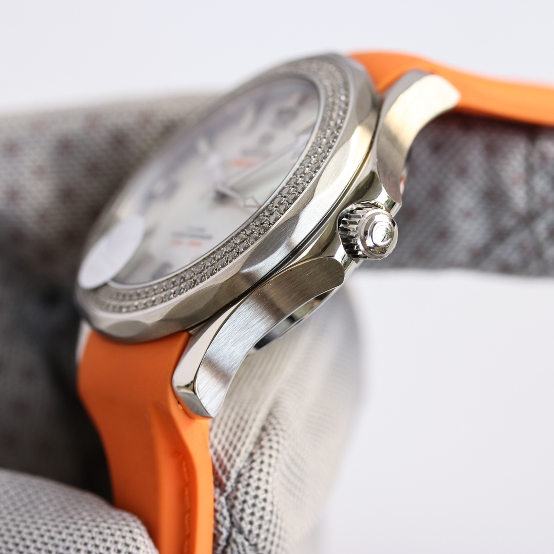 Omega Seamaster Diamond-Set 44 mm Watch – IW-1539 - Image 7