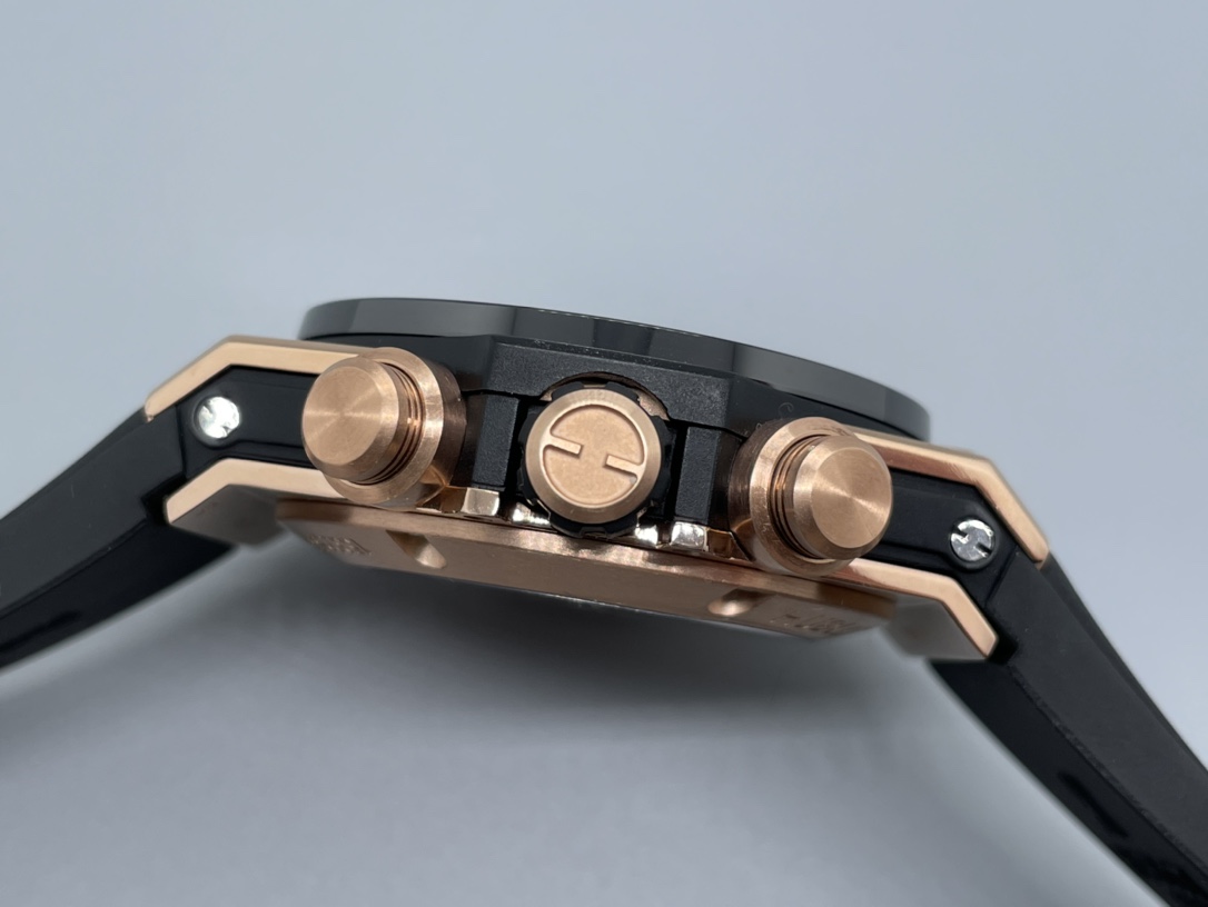 Hublot Classic Chronograph 44 mm Watch – IW-0379 - Image 5