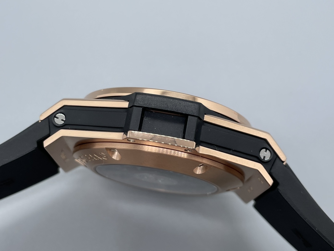 Hublot Classic Chronograph 44 mm Watch – IW-0380 - Image 6
