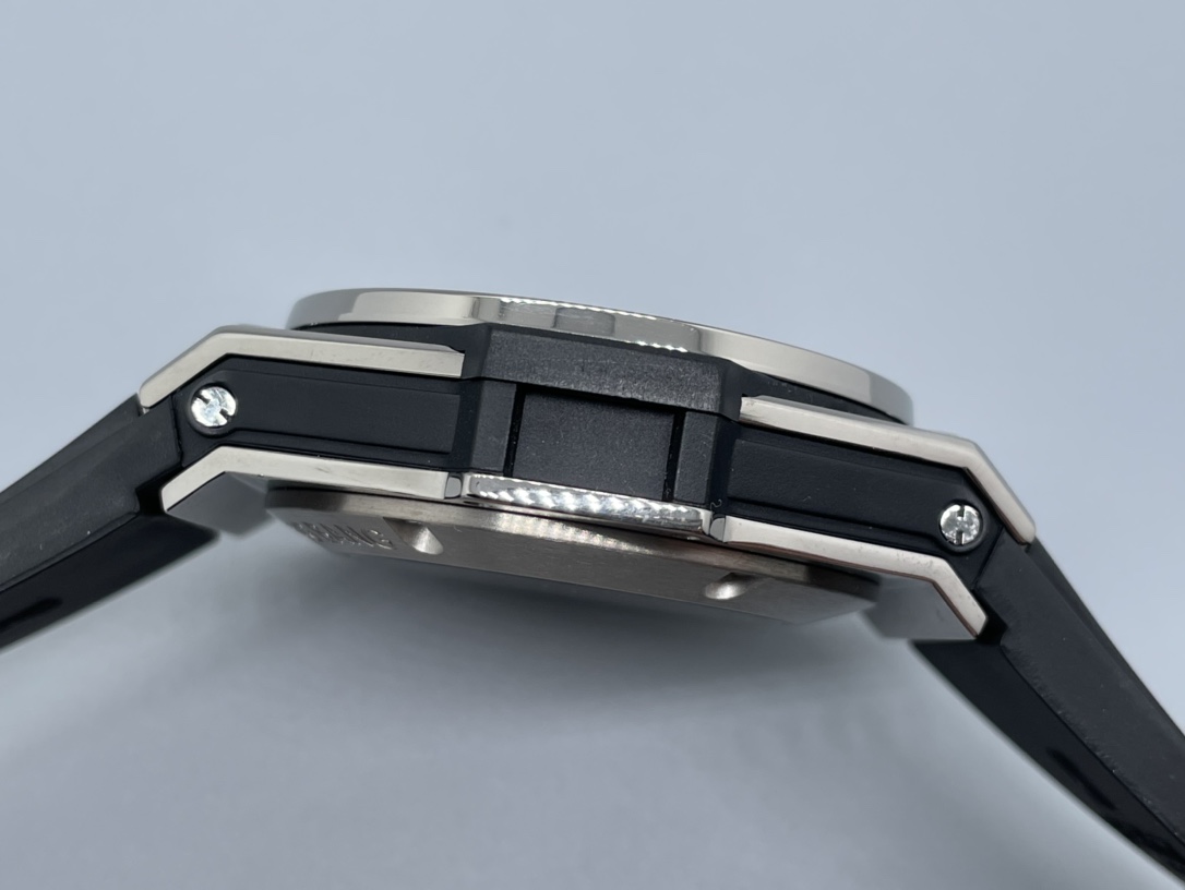 Hublot Classic Chronograph 44 mm Watch – IW-0381 - Image 6