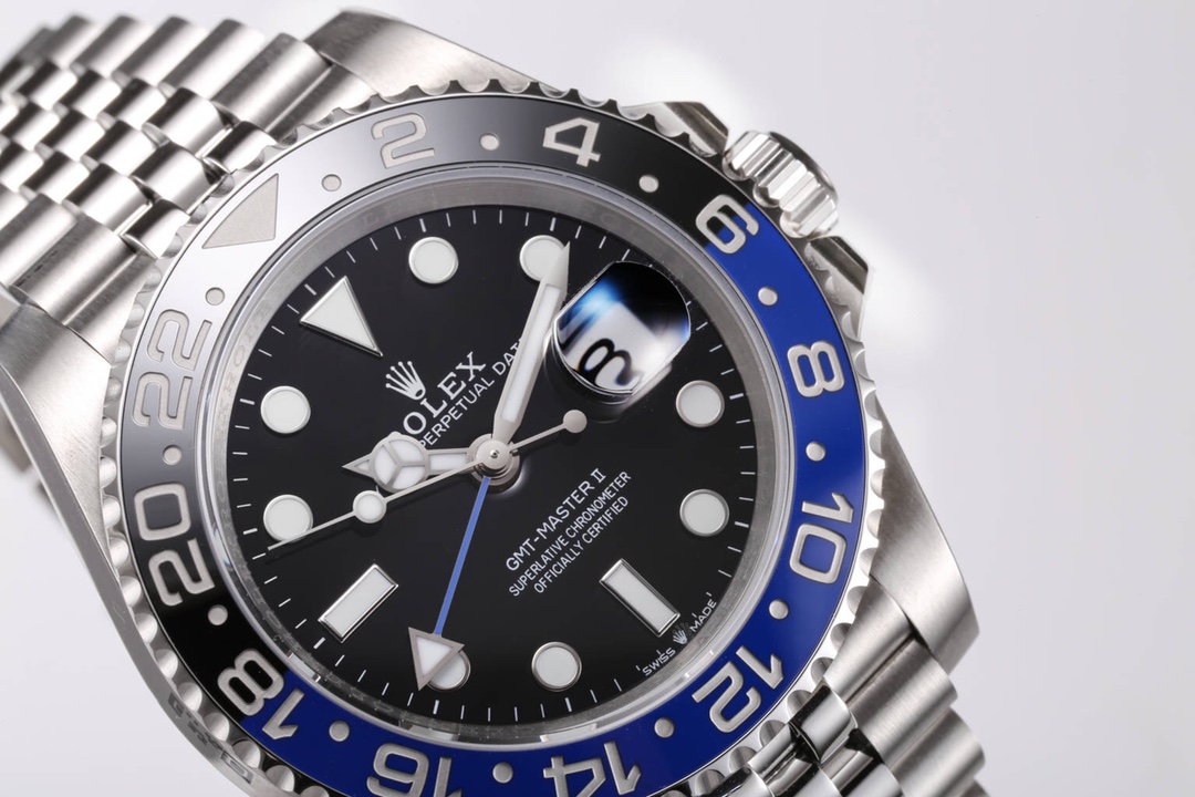 Rolex GMT-Master II Blue and Black Bezel Luminous Watch – IW-0238 - Image 2