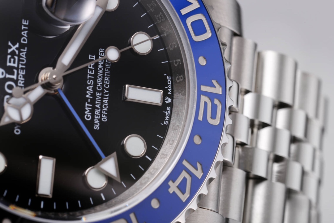 Rolex GMT-Master II Blue and Black Bezel Luminous Watch – IW-0238 - Image 4