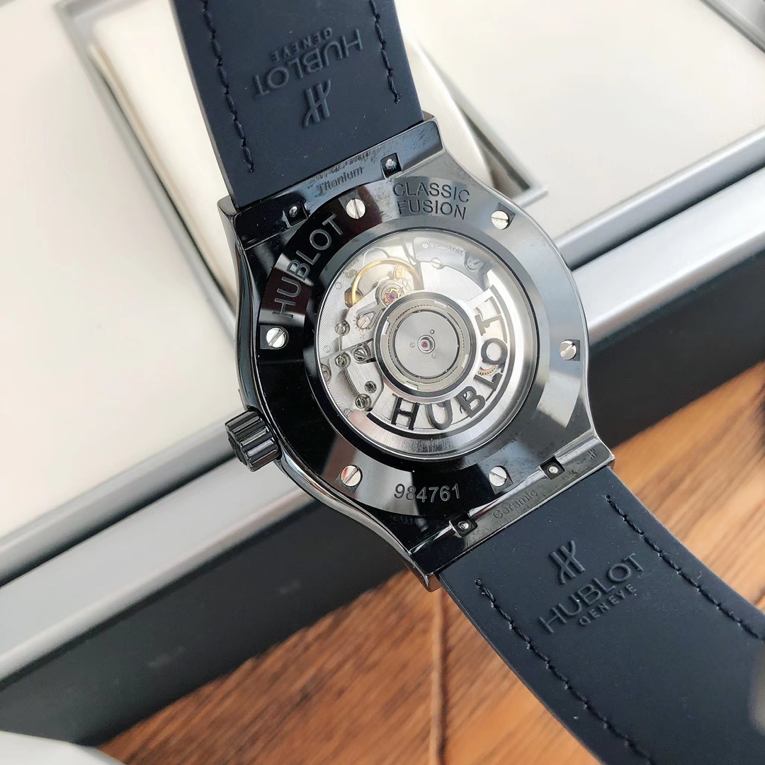 Hublot Classic 42 mm Watch – IW-0373 - Image 8