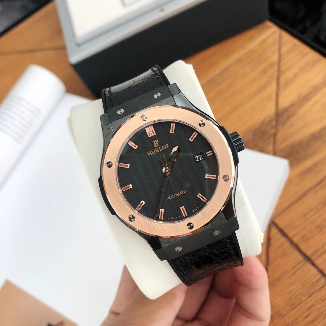 Hublot Classic 42 mm Watch – IW-0374 - Image 6