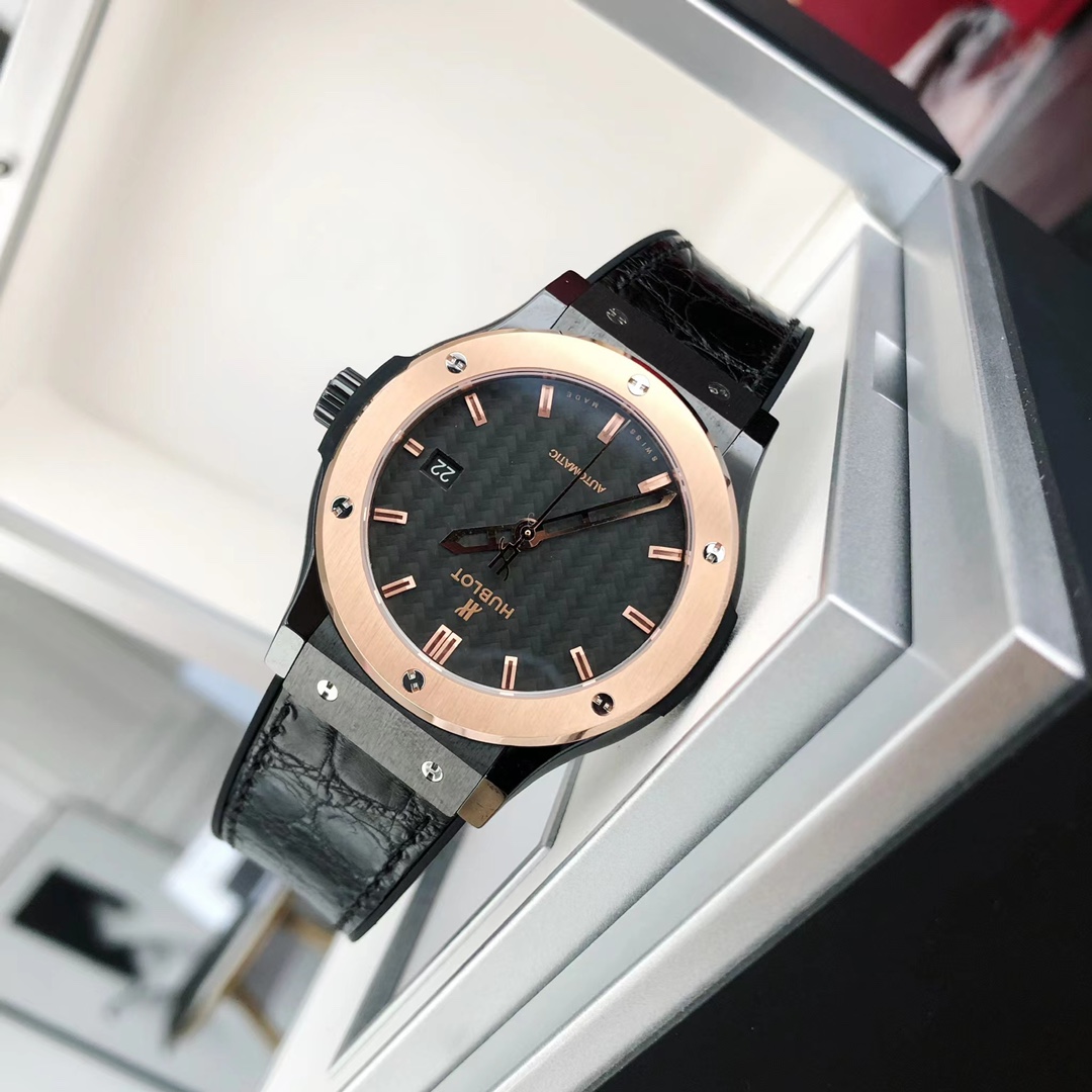 Hublot Classic 42 mm Watch – IW-0374 - Image 4