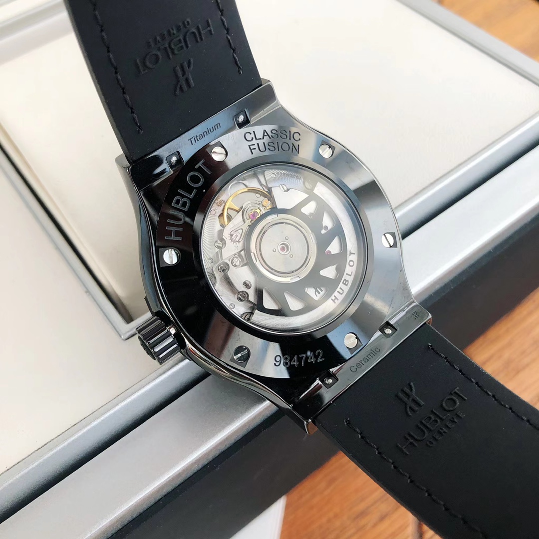 Hublot Classic 42 mm Watch – IW-0375 - Image 8
