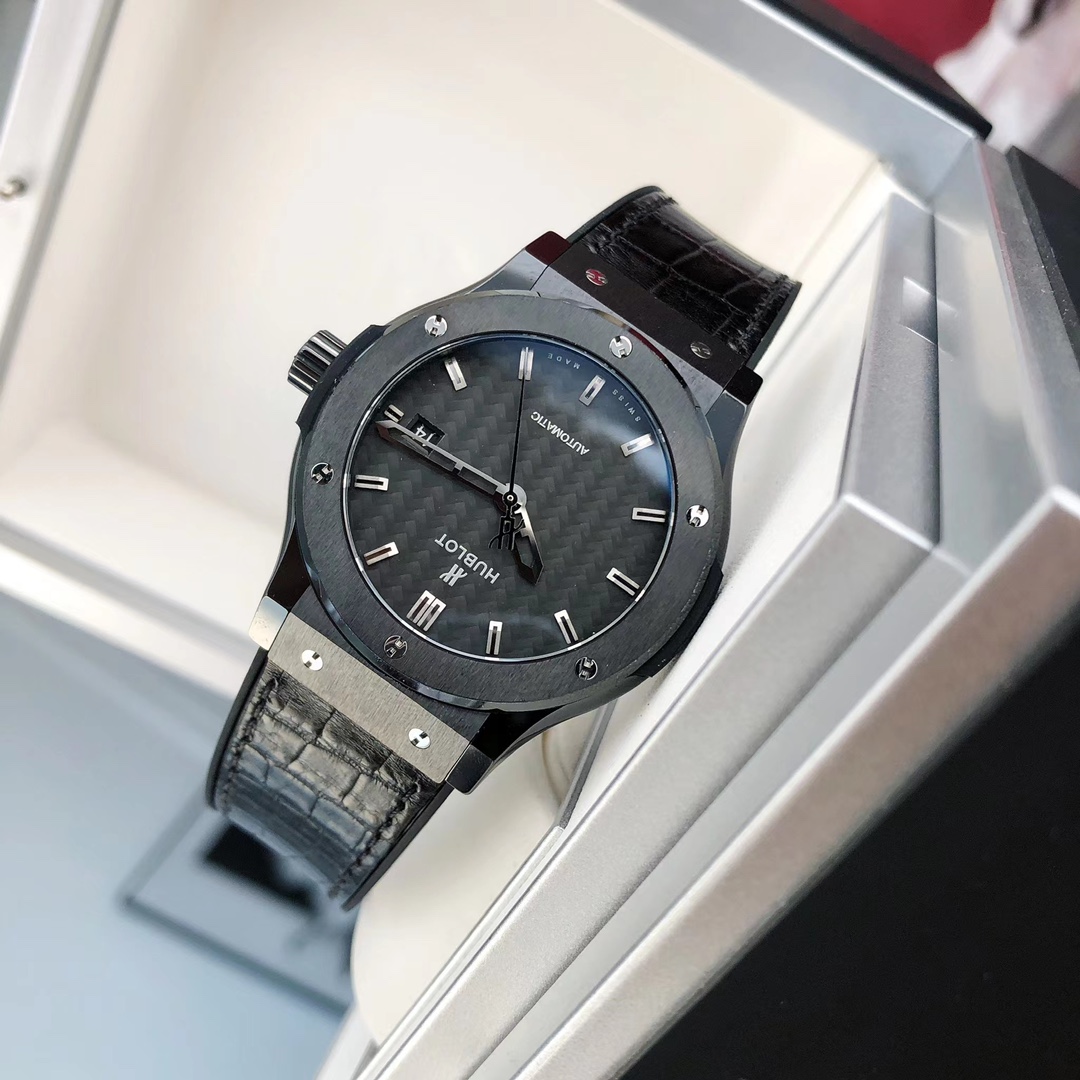 Hublot Classic 42 mm Watch – IW-0375 - Image 4