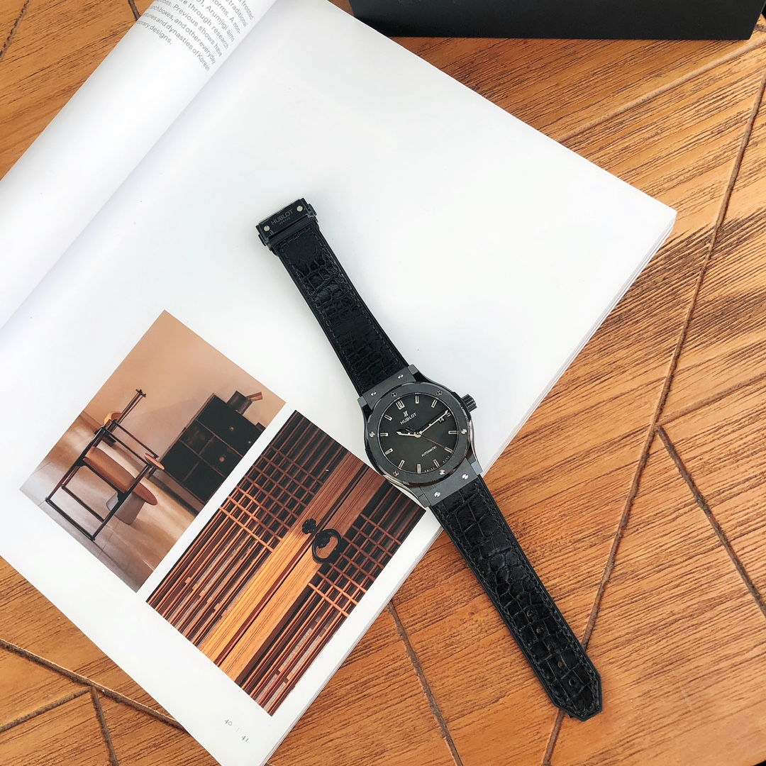 Hublot Classic 42 mm Watch – IW-0375