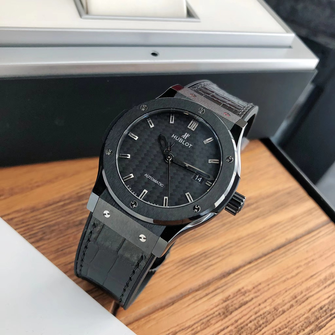 Hublot Classic 42 mm Watch – IW-0375 - Image 3