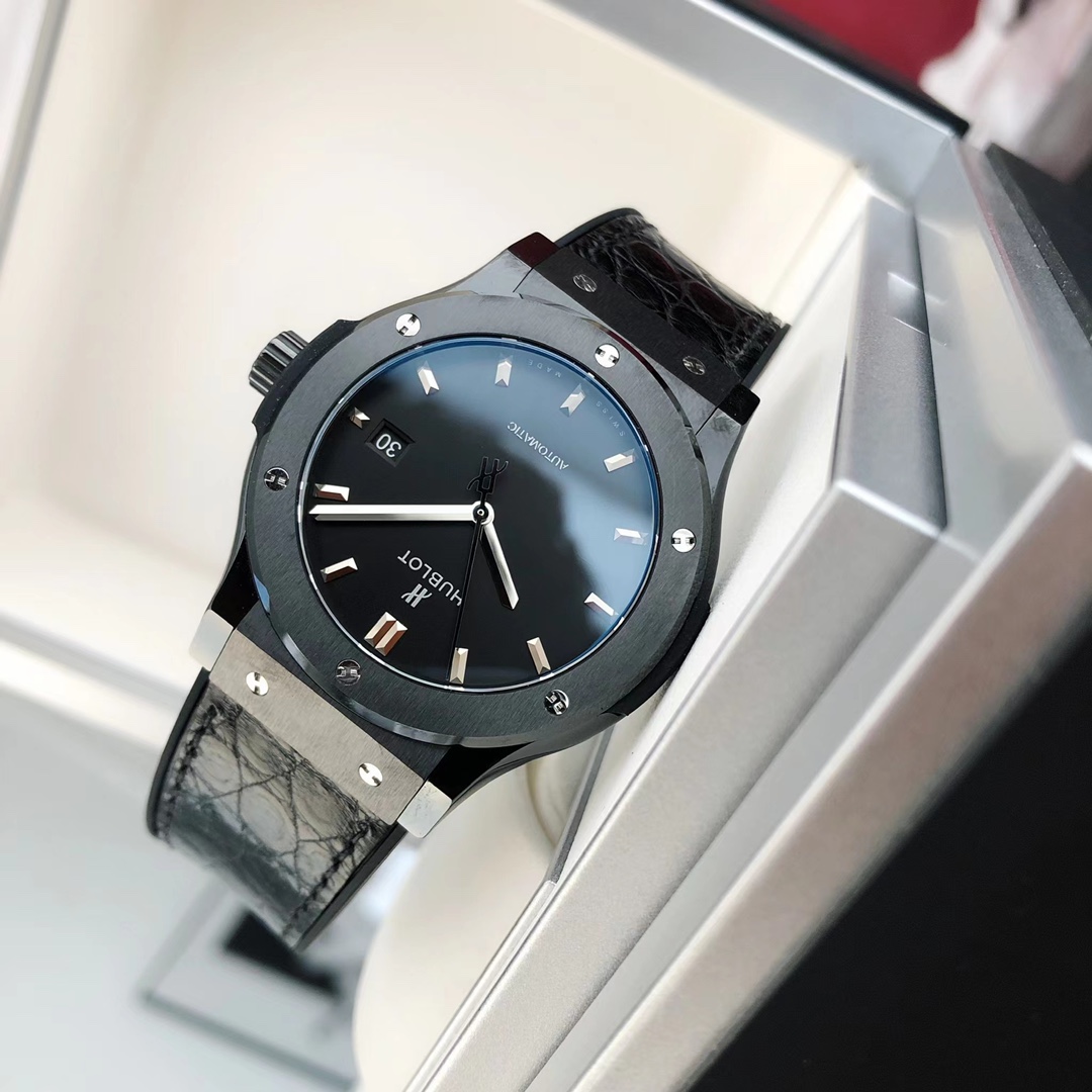 Hublot Classic 42 mm Watch – IW-0372 - Image 4