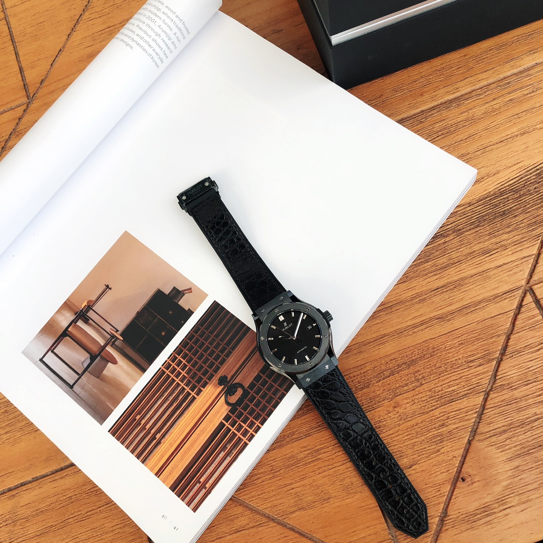 Hublot Classic 42 mm Watch – IW-0372