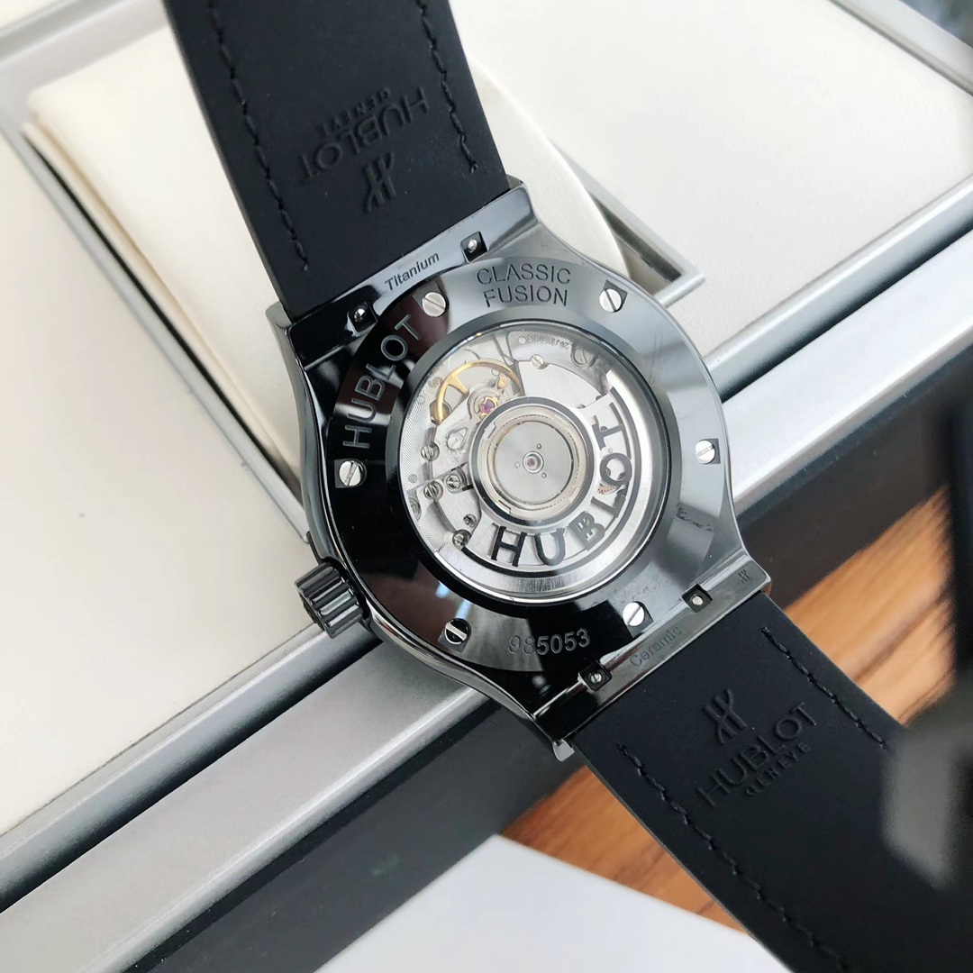 Hublot Classic 42 mm Watch – IW-0372 - Image 8