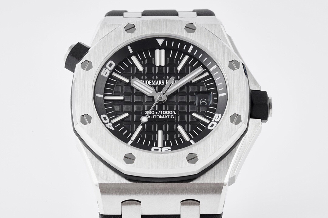 Audemars Piguet Classic Luminous 42 mm Watch – IW-2231 - Image 2