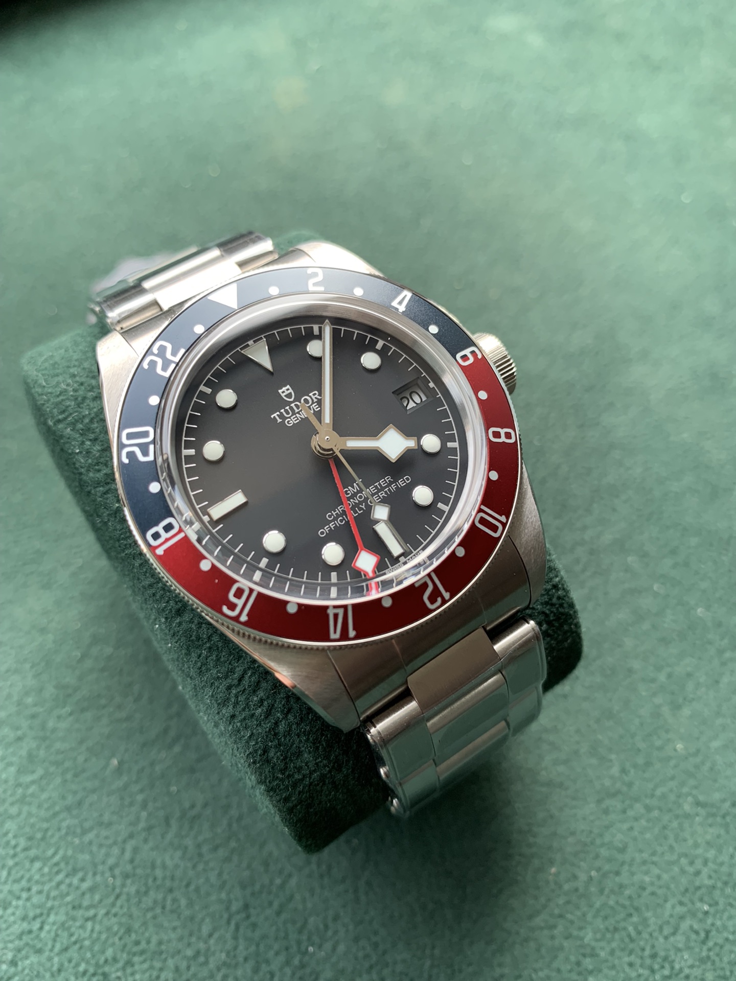 GMT-Master II Red and Blue Bezel Watch – IW-3028 - Image 2
