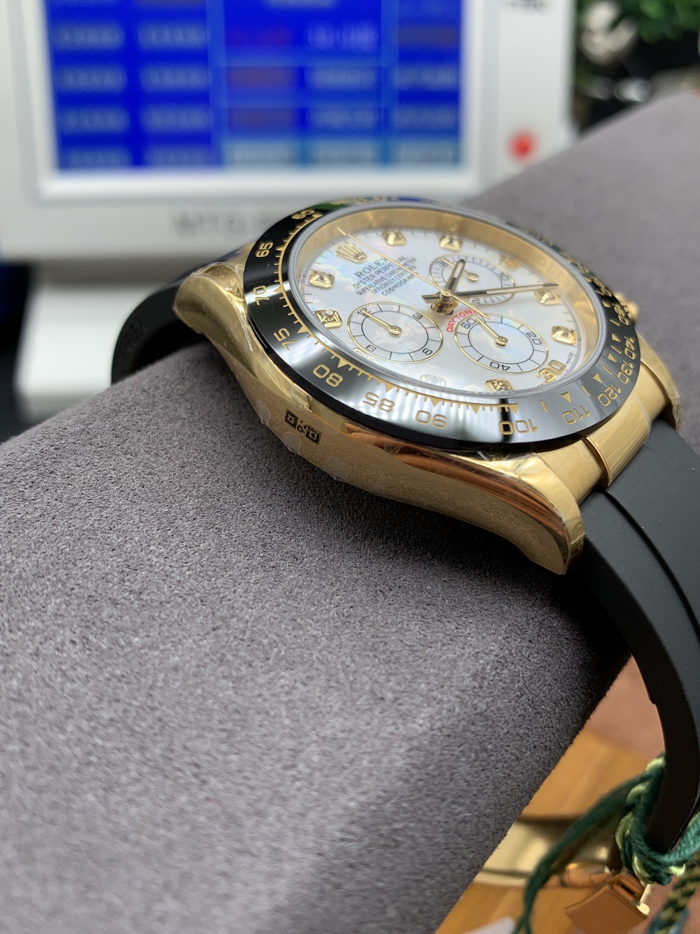 Daytona Mother-of-Pearl Dial Watch – IW-3053 - Image 3