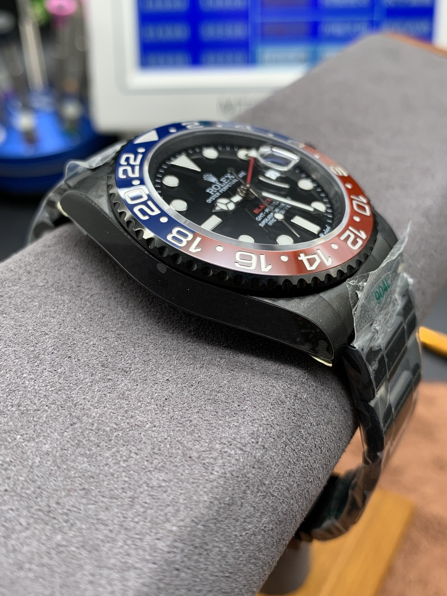 GMT-Master II Red and Blue Bezel Watch – IW-2993 - Image 3