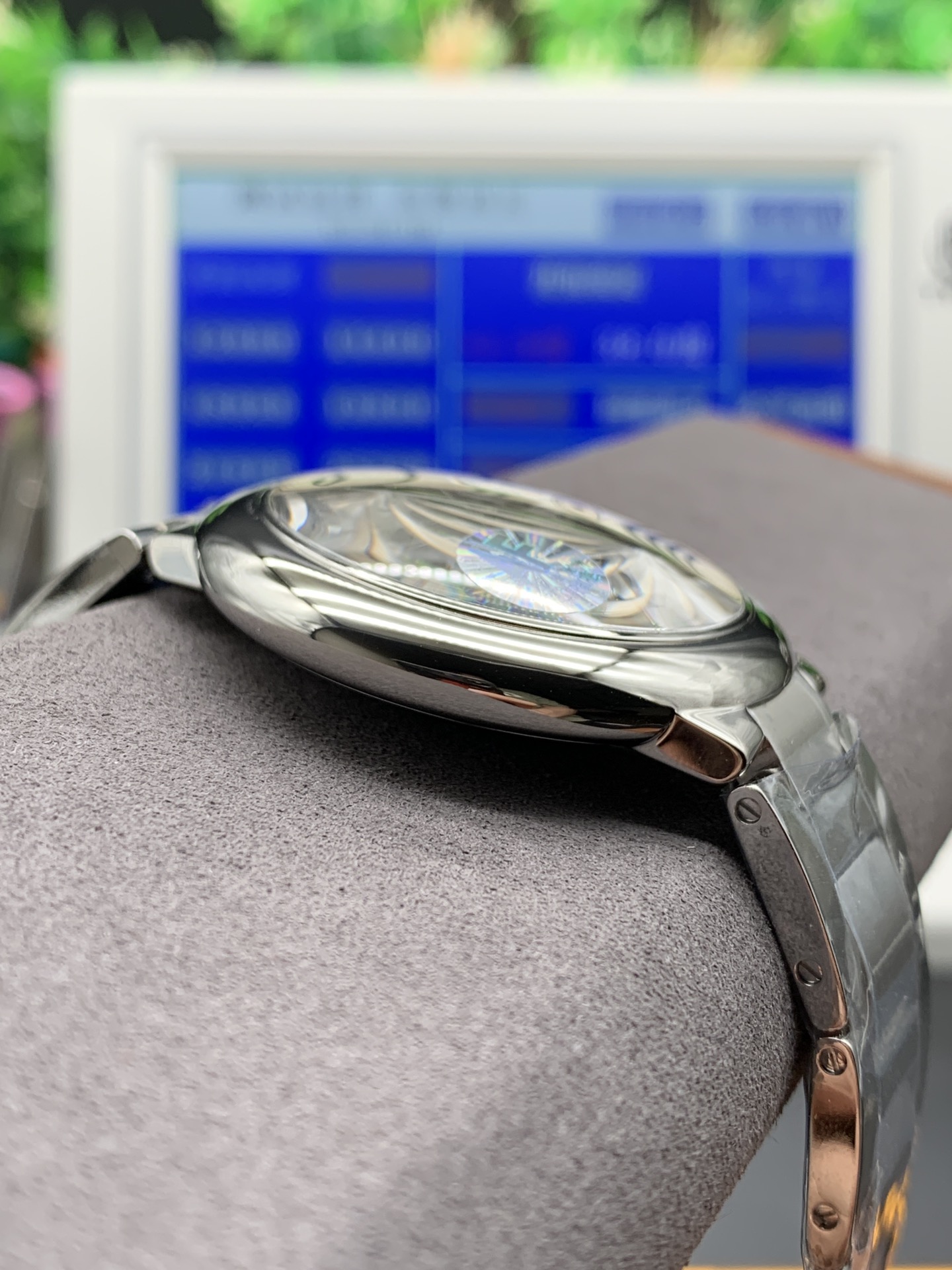 Classic 42 mm Watch – IW-1792 - Image 3