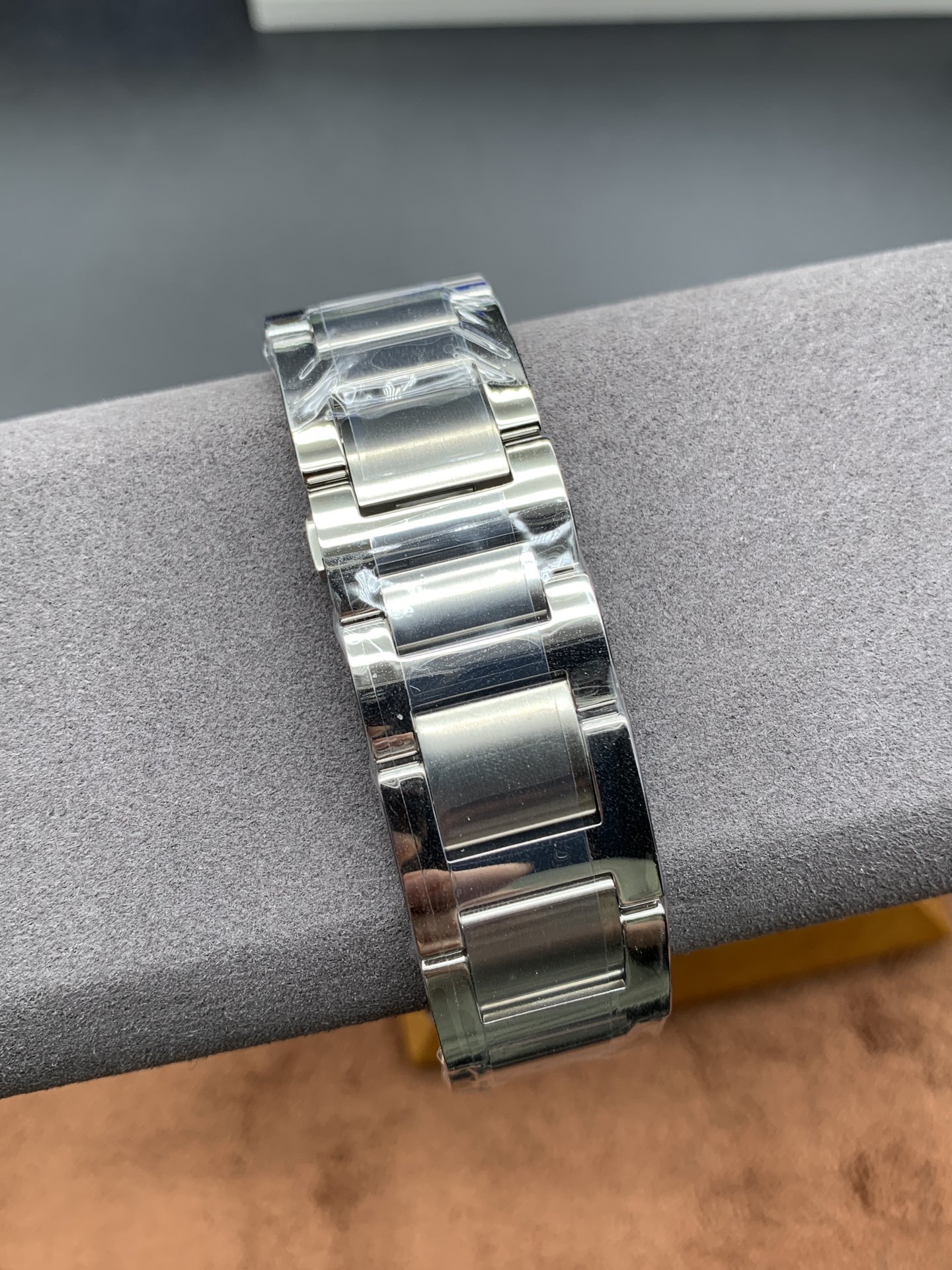 Classic 42 mm Watch – IW-1792 - Image 5