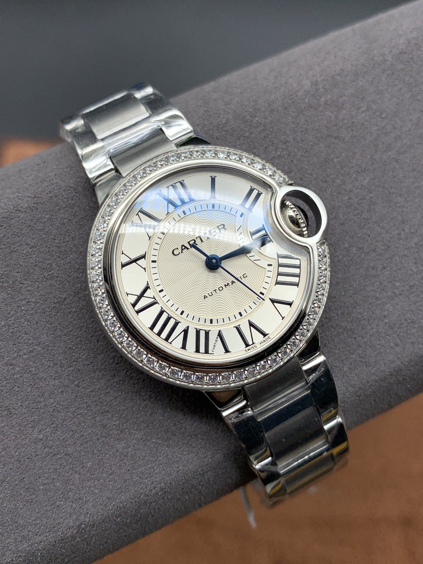 Classic Diamond-Set Watch – IW-1791 - Image 2