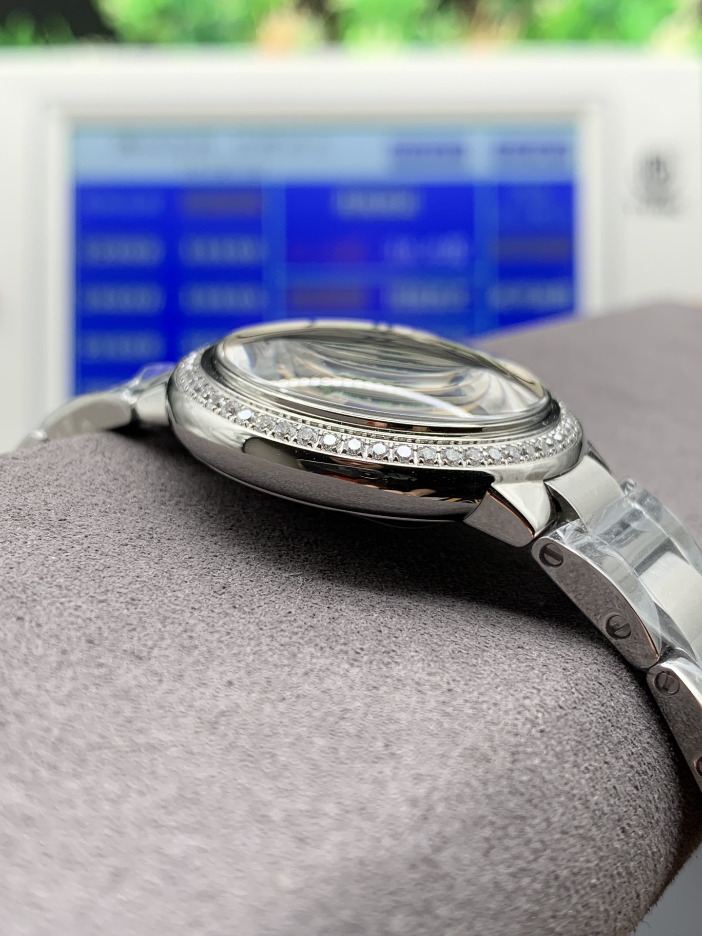Classic Diamond-Set Watch – IW-1791 - Image 3